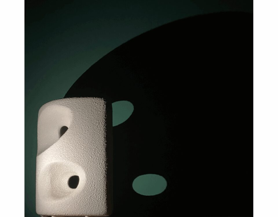 Vaso scultoreo in ceramica smaltata granulosa, Roberto Rigon per Bertoncello, anni '70