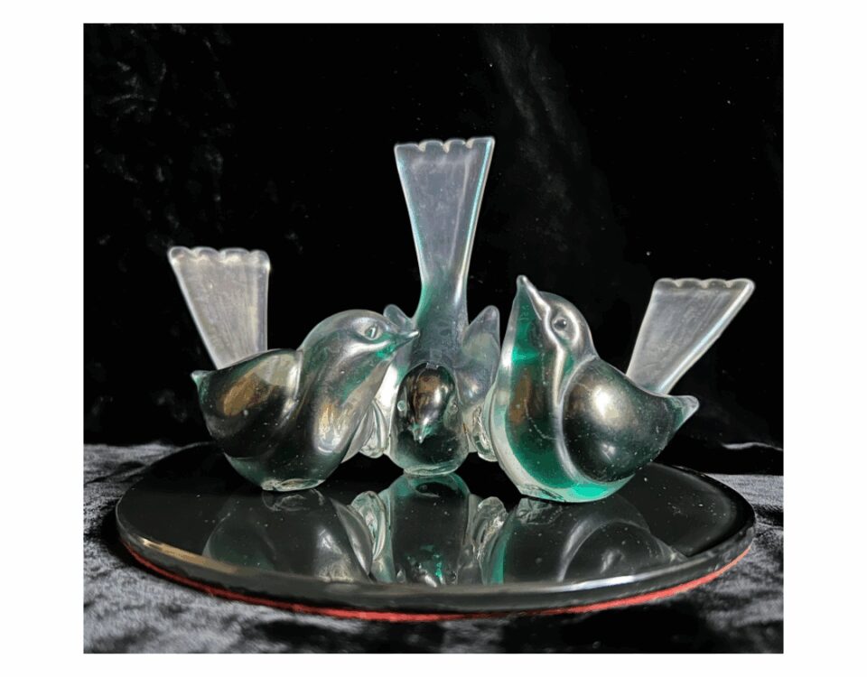 Coppia di uccellini stilizzati in vetro di Murano massiccio acquamare, Seguso, anni '40